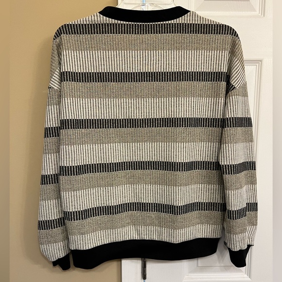 BCBG Generation Size Small sweater, Excellent condition, metallic and cotton - Picture 4 of 5